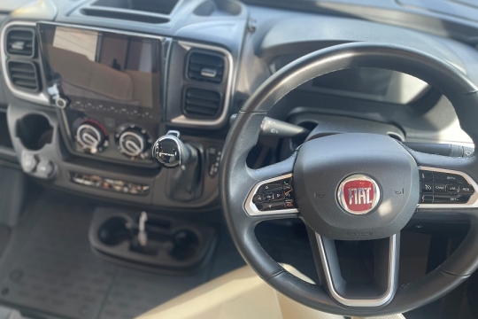 laika-ecovip-4112ds-interior-dash.jpg