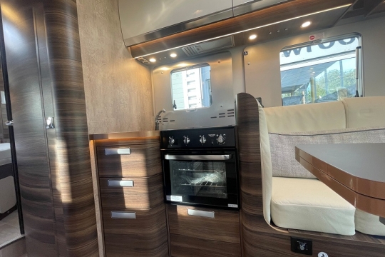 laika-ecovip-4112ds-interior-kitchen.jpg