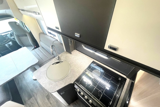 Swift-voyager-564-interior-kiktchen-top.jpg