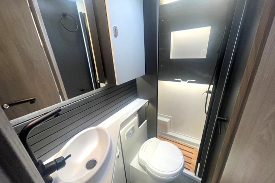 Swift-voyager-564-interior-washroom.jpg