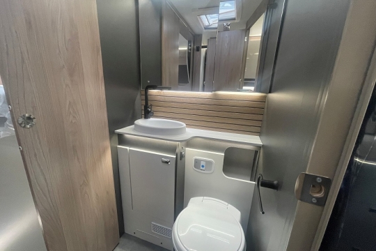 swift-escape-684-interior-washroom.jpg