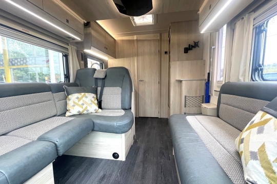 auto-trail-f60-interior-to-rear.jpg