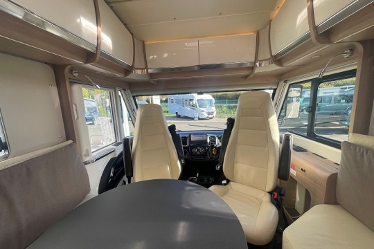laika-ecovip-h3119-interior-cab.jpg