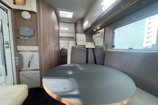laika-ecovip-h3119-interior-front-to-rear.jpg