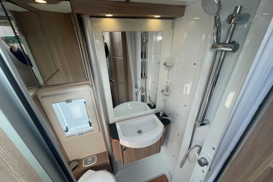 laika-ecovip-h3119-interior-washroom.jpg