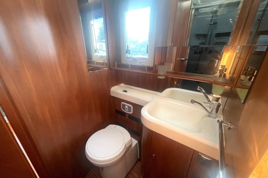 laika-kreos-dolce-vita-5010-interior-washroom.jpg
