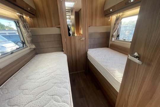 swift-bessacarr-574-interior-beds.jpg