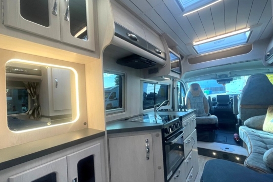 auto-sleepers-kingham-interior-side-kitchen.jpg