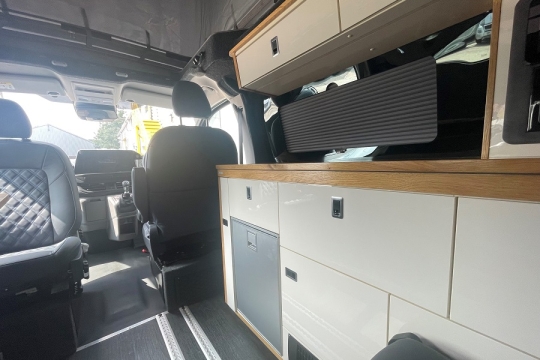 landseer-camper-interior-kitchen-to-front.jpg