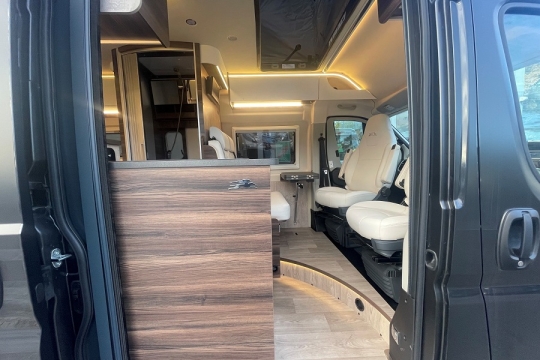 laika-ecovip-cv540-interior-from-side-door.jpg