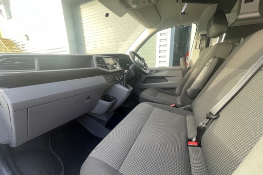 vw-transporter-interior-front-seats.jpg