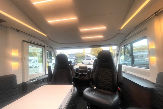 adria-sonic-supreme-700-dc-interior-cab-seats.jpg