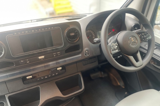 auto-sleepers-m-star-interior-dash.jpg
