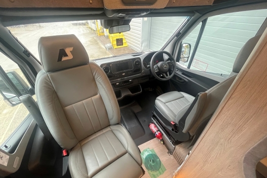 auto-sleepers-m-star-interior-cab.jpg
