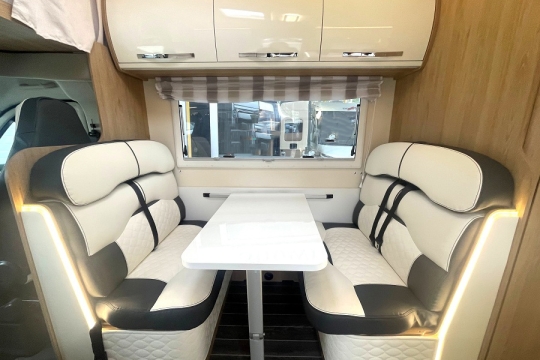 rollerteam-auto-roller-746-interior-front-dinette.jpg