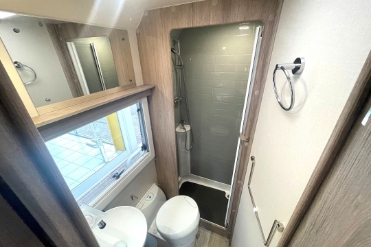 auto-sleepers-malvern-interior-bathroom.jpg
