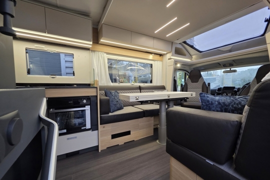 Adria-Matrix-Axess-600-DT-Interior-From-Entrance.jpg