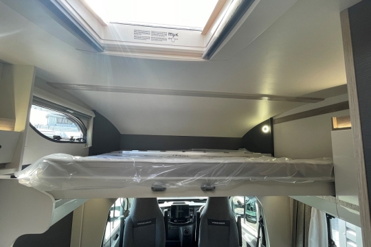 swift-voyager-494-interior-overcab-bed.jpg