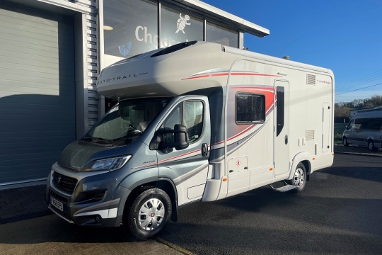 auto-trail-tracker-rs-lo-line-exterior-front.jpg