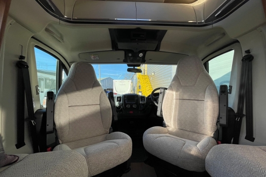 auto-trail-tracker-rs-lo-line-interior-cab-seats.jpg