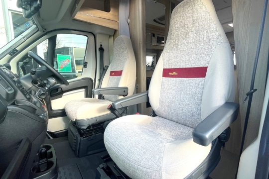 elddis-majestic-120-interior-cab.jpg