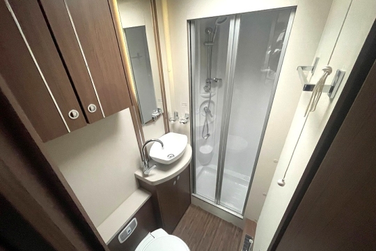 elddis-encore-255-interior-washroom.jpg