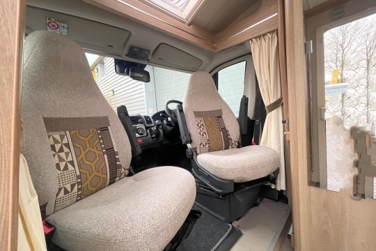 elddis-evolution-120-interior-cab-seats-2.jpg