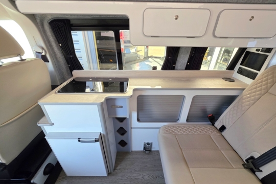 Camperking-Le-Mans-Interior-Kitchen.jpg