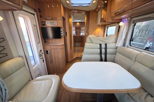 Hymer-MLT-620-Interior-Front-to-Rear.jpg