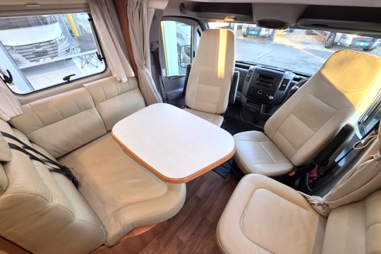 Hymer-MLT-620-Interior-Lounge.jpg