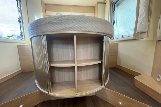 burstner-nexxo-sovereign-t740-interior-bed-storage.jpg