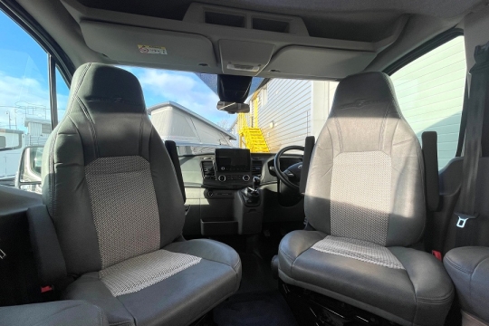 auto-trail-f-line-f72-interior-cab.jpg