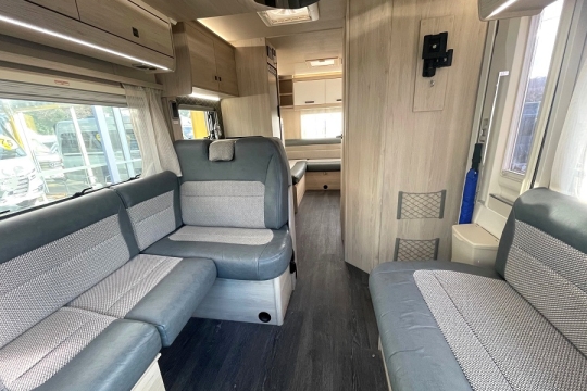auto-trail-f-line-f72-interior-to-rear.jpg