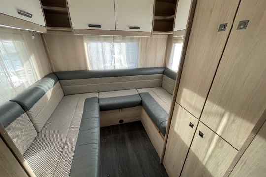 auto-trail-f-line-f72-interior-rear-lounge.jpg