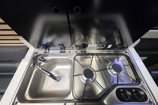 Swift-Trekker-XL-Interior-Kitchen-Top.jpg