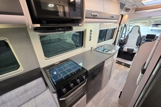 Auto-Sleepers-Fairford-Interior-Kitchen-Side.jpg