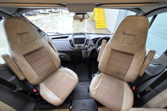 Benimar-Tessoro-486-Interior-Cab.jpg