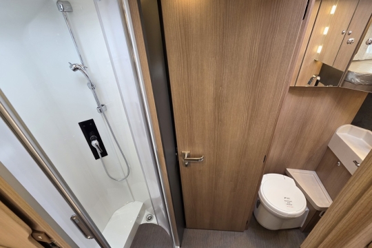 Carthago-C1-Tourer-T-149-RB-LE-Interior-Washroom.jpg