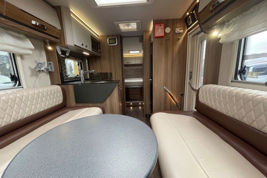 swift-bessacarr 599-interior-to-rear.jpg