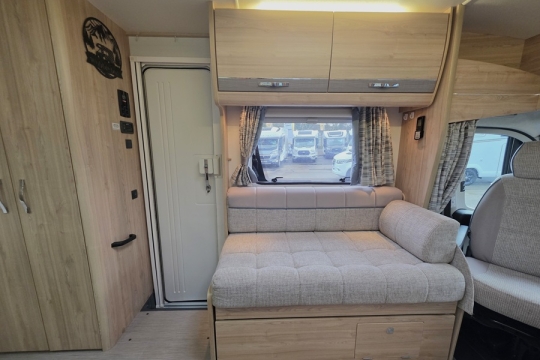 Elddis-Autoquest-155-Interior-Side.jpg