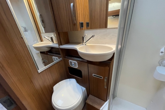 hymer-bathroom-2.jpg