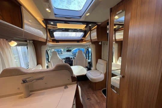 hymer-interior-to-lounge.jpg