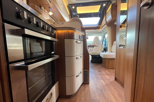 hymer-kitchen-low.jpg
