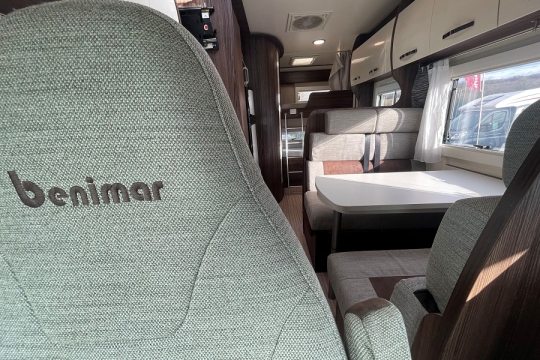 benimar-mileo-323-interior-to-rear.jpg