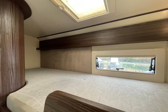 benimar-mileo-323-interior-top-bunk.jpg