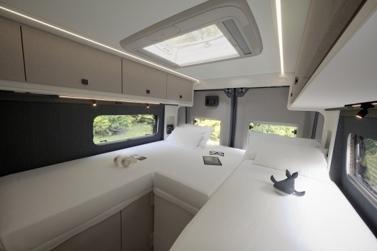 2026-ace-1200-sl-bedroom.jpg