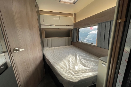 swift-voyager-564-interior-rear-bedroom.jpg