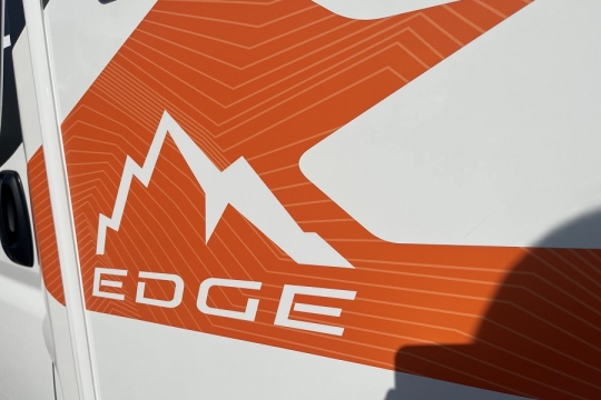 swift-edge-412-exterior-graphics.jpg