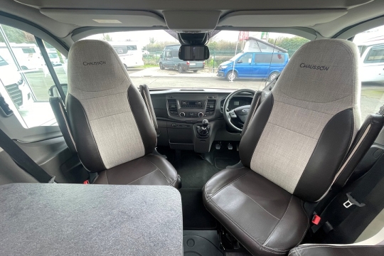chausson-c514-interior-cab.jpg