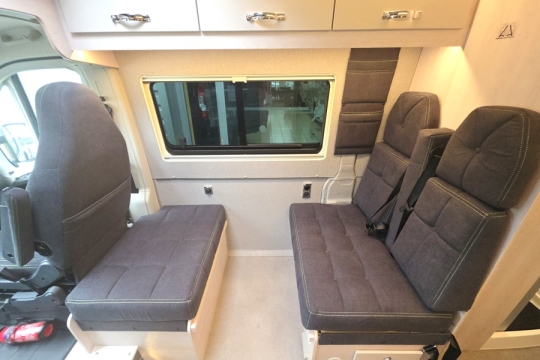 Auto-Sleepers-Active-FG-635-Interior-Lounge.jpg